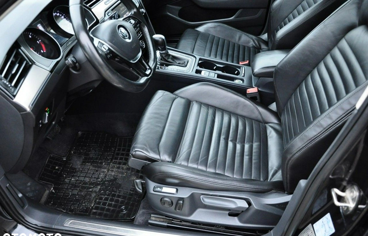 Volkswagen Passat cena 59900 przebieg: 269000, rok produkcji 2014 z Wojcieszów małe 781